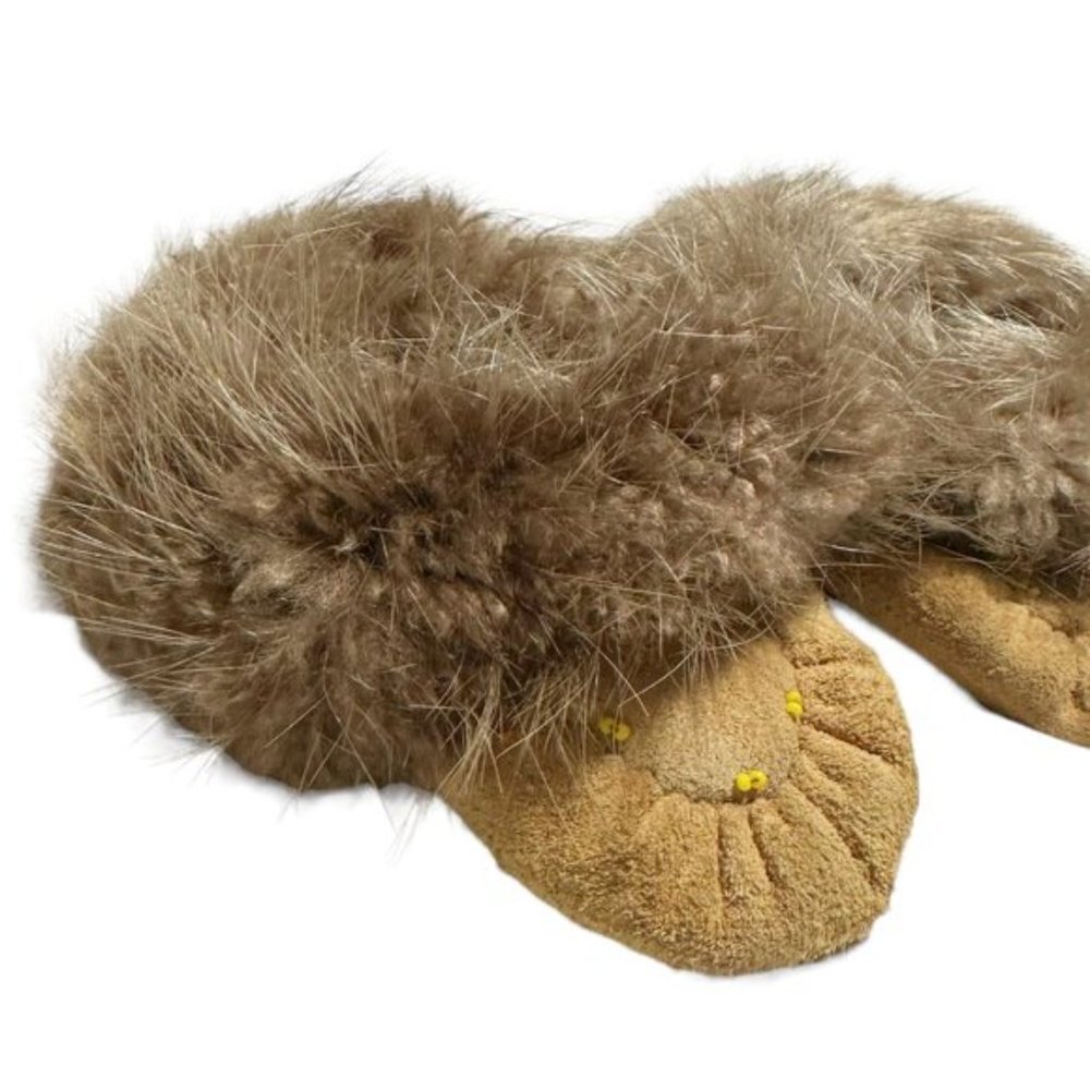 Handcrafted Toddler Beaded Deer Moccasins with Beaver Fur Trim - Picture 3 of 5